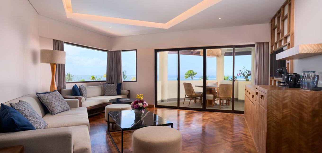 Grand Mirage Resort & Thalasso Bali นูซาดูอา ภายนอก รูปภาพ A suite at the hotel